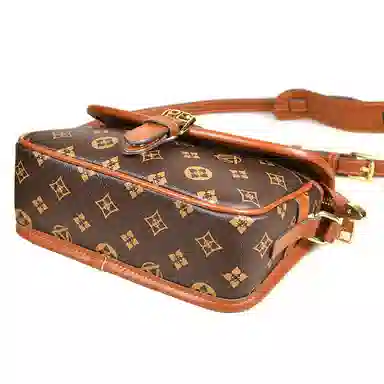 Vandee Classic Small Crossbody Bag