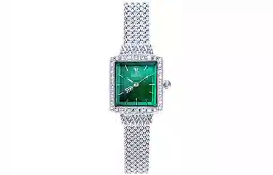 Charlotte Raffaelli CRS23011