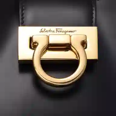 FERRAGAMO Trifolio Gancini