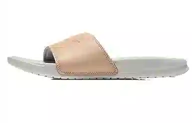 Nike Benassi
