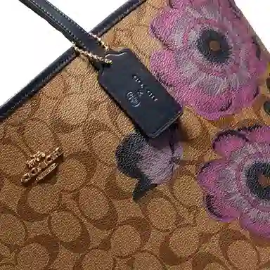 COACH City 33 Tote