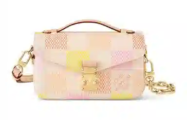 Louis Vuitton Pochette Metis East West