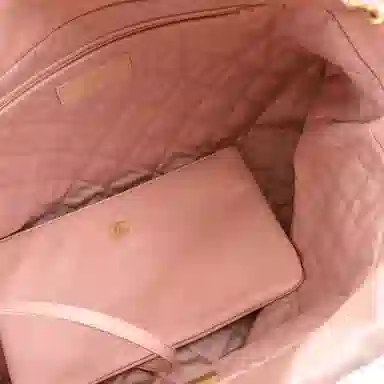 CHANEL 22Bag 23A Logo