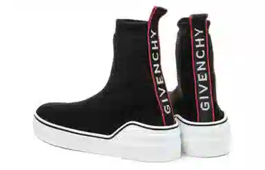 GIVENCHY