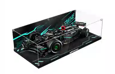 LIGHT YOUR BRICKS Mercedes-AMG F1 Display Case