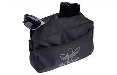 adidas Small Airliner