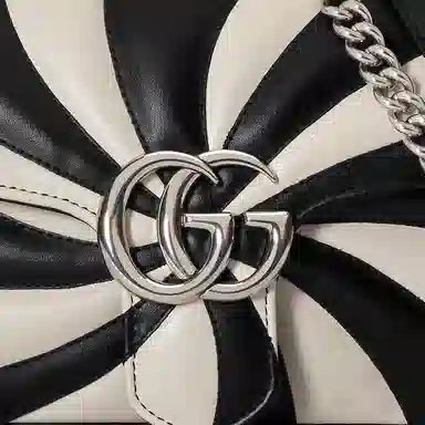 GUCCI GG Marmont GLogo