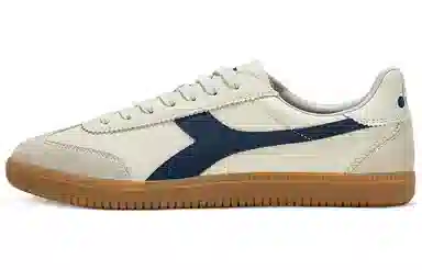 Diadora