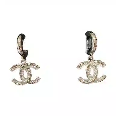CHANEL C Logo