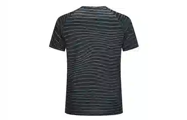Under Armour T