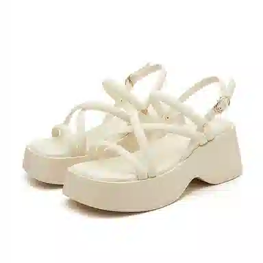 DAPHNE PU