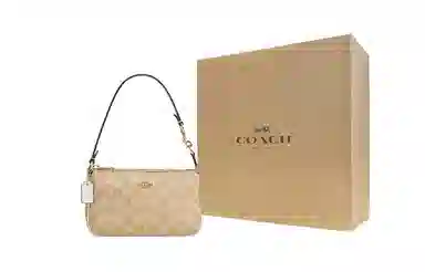 COACH Nolita 19 Logo PVC