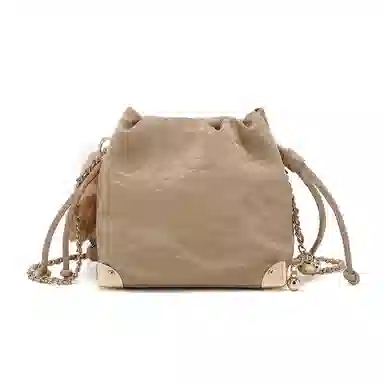 稻草人 甜酷少女小众设计 国风绸缎丝滑质感  聚氨酯革 腋下包 磁扣开合水桶包  链条云朵包单肩包斜挎包 常规 女款 多色