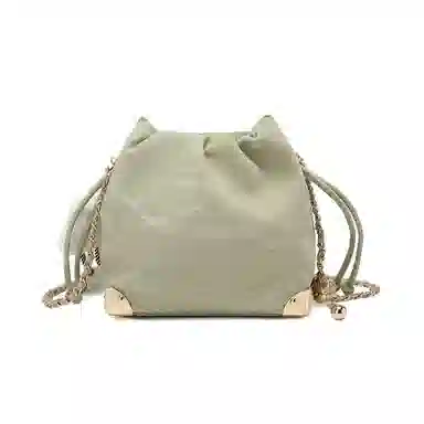 稻草人 甜酷少女小众设计 国风绸缎丝滑质感  聚氨酯革 腋下包 磁扣开合水桶包  链条云朵包单肩包斜挎包 常规 女款 多色