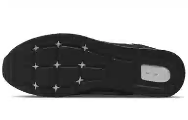 Nike Venture Runner Black White