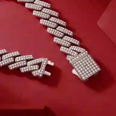 925