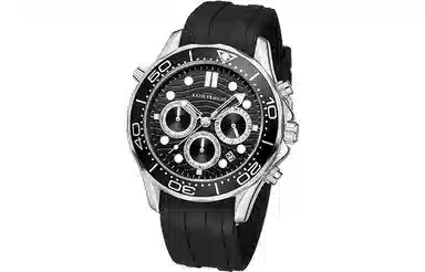 Katie Ermilio 42 KE-1807HJQ