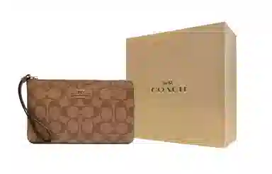COACH Corner Zip Wristle 20 Logo
