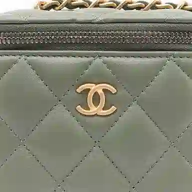 CHANEL 21B