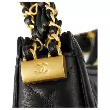 CHANEL 23K 19 Hobo