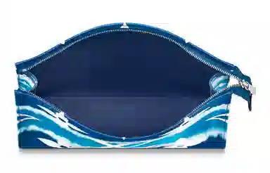 LOUIS VUITTON Escale Poche Toilette 26