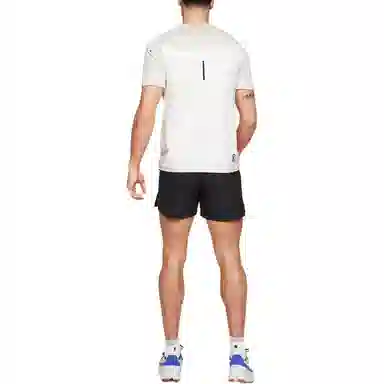 On Essential Shorts