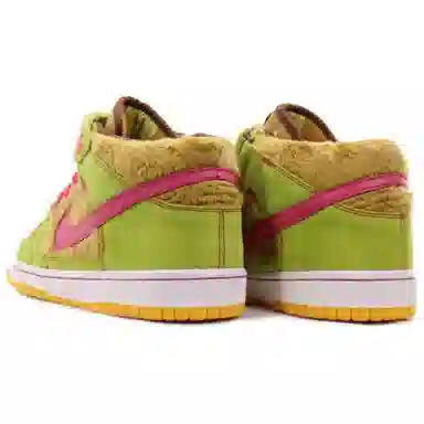 Nike Dunk SB Mama Bear
