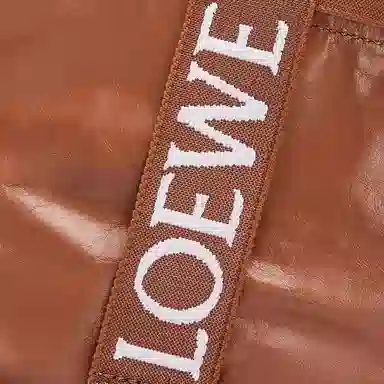 LOEWE Fold Shopper logo 23