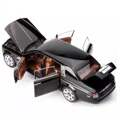 KYOSHO 118 Phantom EWB