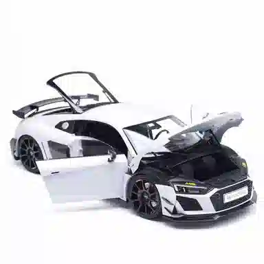 118 R8 V10 GT RWD 2021