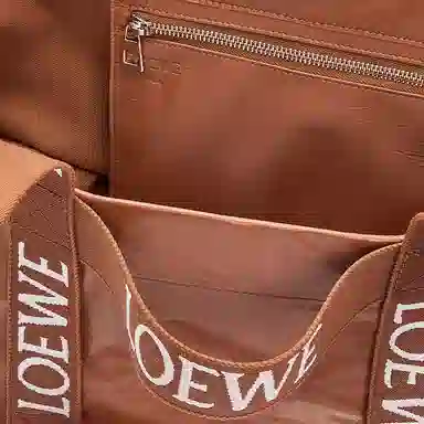 LOEWE Fold Shopper logo 23