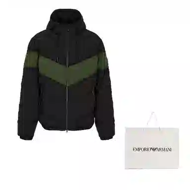 EMPORIO ARMANI EA7 Logo