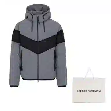 EMPORIO ARMANI EA7 Logo