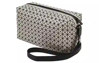 ISSEY MIYAKE SADDLE BAG