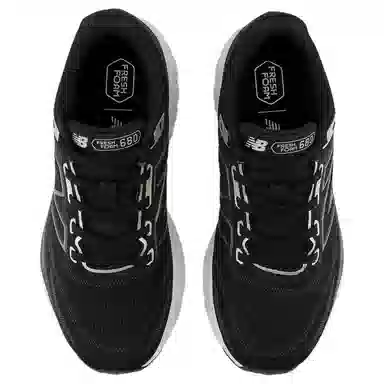 New Balance 680 v8