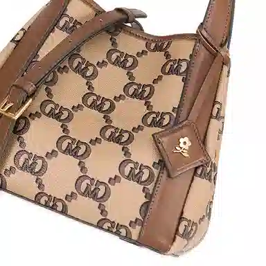 梦特娇 小众时尚通勤复古老花 合成革 单肩斜挎包 中号 女款 曜石黑/月石灰/椰奶白/果壳棕/琥珀色