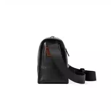 Sharkborough Crossbody Bag Black