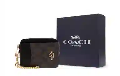 COACH Card Case Logo