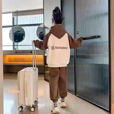 迷乐童堡 童装 加绒洋气插肩袖加厚卫衣 儿童款 咖色