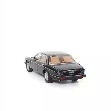 Almost Real 118 Jaguar XJ6 XJ40 21cm