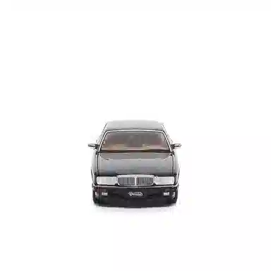 Almost Real 118 Jaguar XJ6 XJ40 21cm