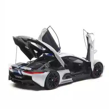 Almost Real 118 C-X75 2013