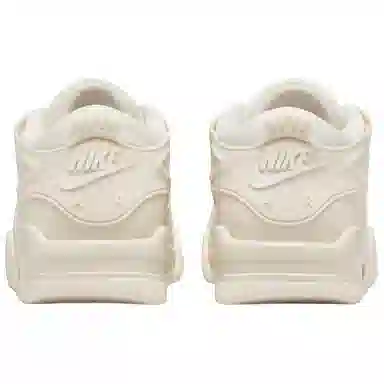 Jordan Air Jordan 4 WMNS "Legend Light Brown"