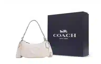 COACH Teri 24 Logo