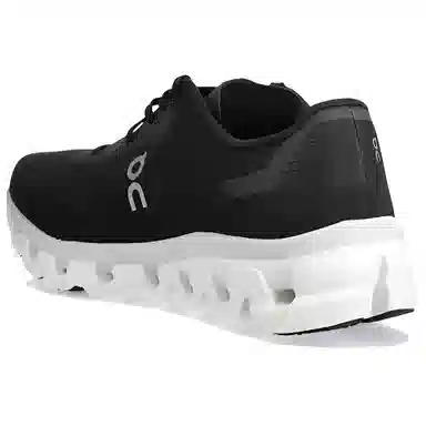 On Cloudflow 4 Black