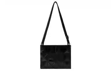 ISSEY MIYAKE Tote