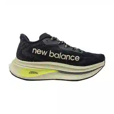 New Balance FuelCell SuperComp Trainer v2
