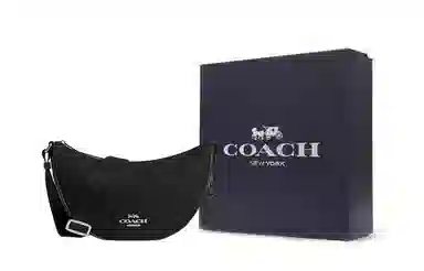 COACH Pace 29