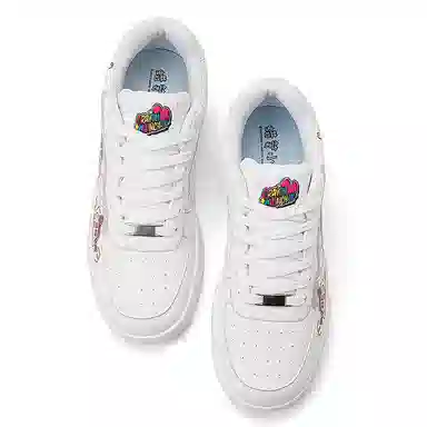Crayon Shinchan Love Pair Low Sneakers