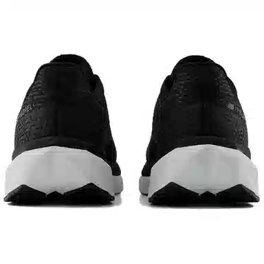 New Balance FuelCell Propel v5